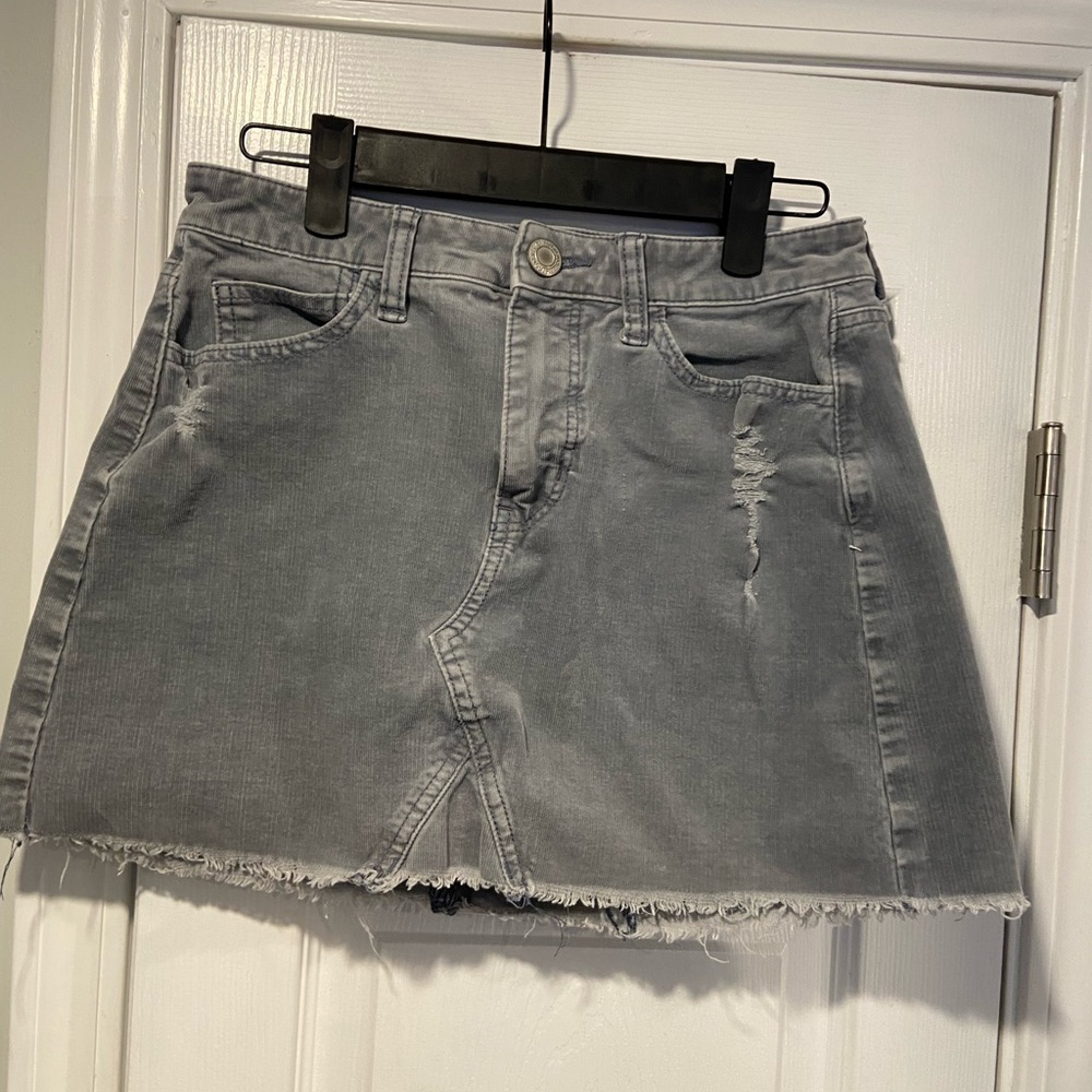 American Eagle Size 2 Super Stretch Gray Corduroy Distressed Mini Skirt